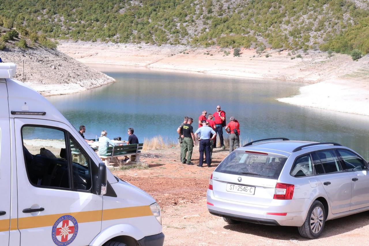 Nastavlja se potraga za dečkom nestalim kod Peručkog jezera