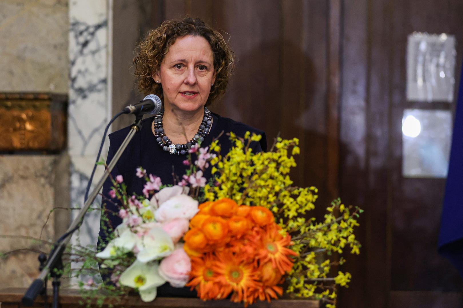 Nagrade im je uručila ministrica kulture i medija Nina Obuljen Koržinek, naglasivši kako je cilj nagrade afirmacija književnog prevodilaštva, ali i podsjećanje na djelovanje književnika i prevoditelja po kojemu ona nosi ime. Obuljen Koržinek ističe kako se priznanje dodjeljuje i kako bi se podigla svijest javnosti o zahtjevnosti rada književnih prevoditelja koji se, smatra, često uzima zdravo za gotovo