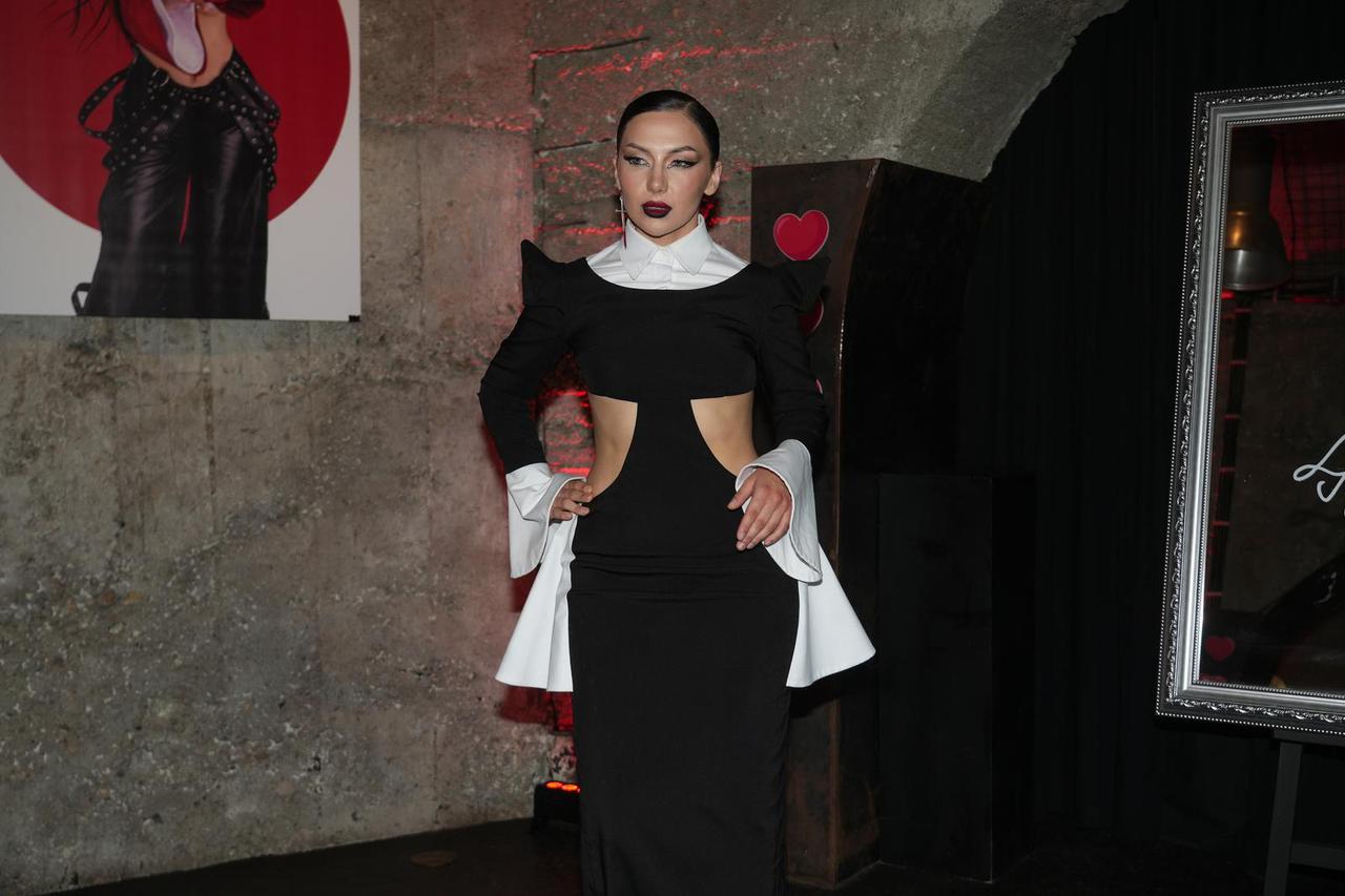 Beograd: U galeriji Neon održana je promocija Zorjinog debitantskog studijskog albuma "Ja sam ona"