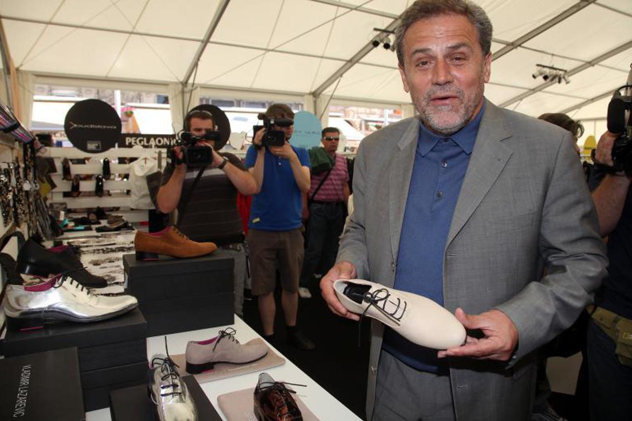 milan bandić,trg,aktivist (1)