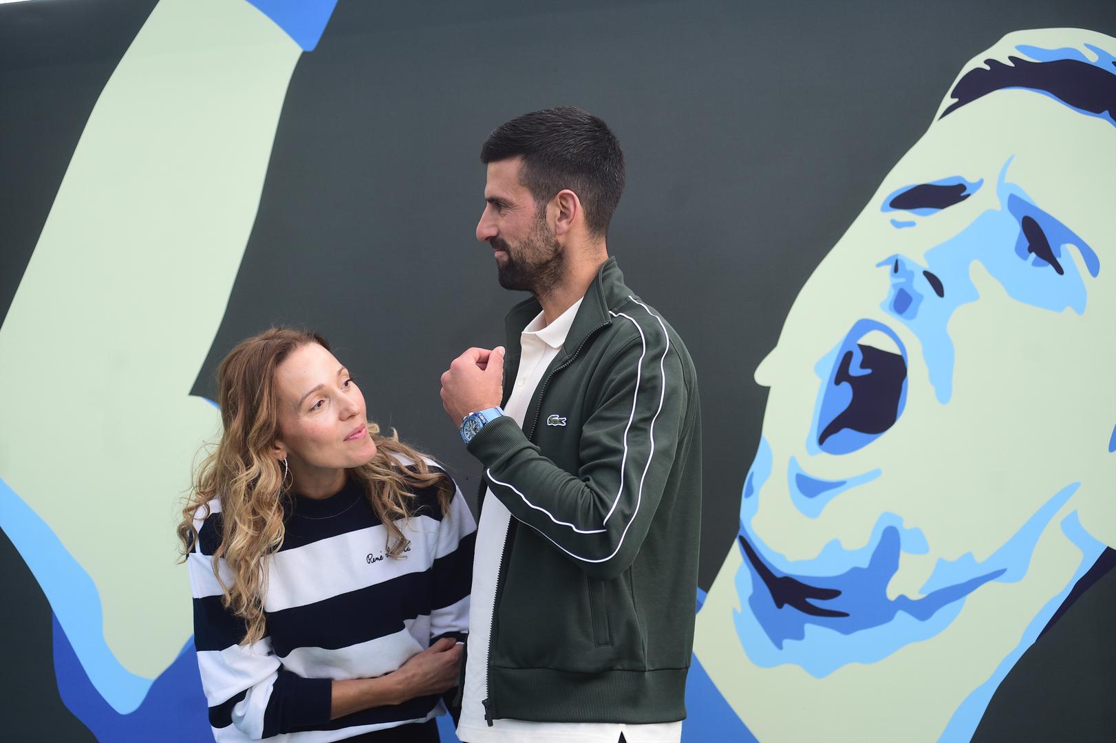 Iako su često viđeni zajedno na brojnim događanjima, od svečanih večera na Wimbledonu gdje redovito blistaju, do humanitarnih gala večera njihove Novak Đoković Fondacije gdje se trude da gosti ponesu lijepe uspomene, trenuci istinske opuštenosti uvijek privuku pažnju.