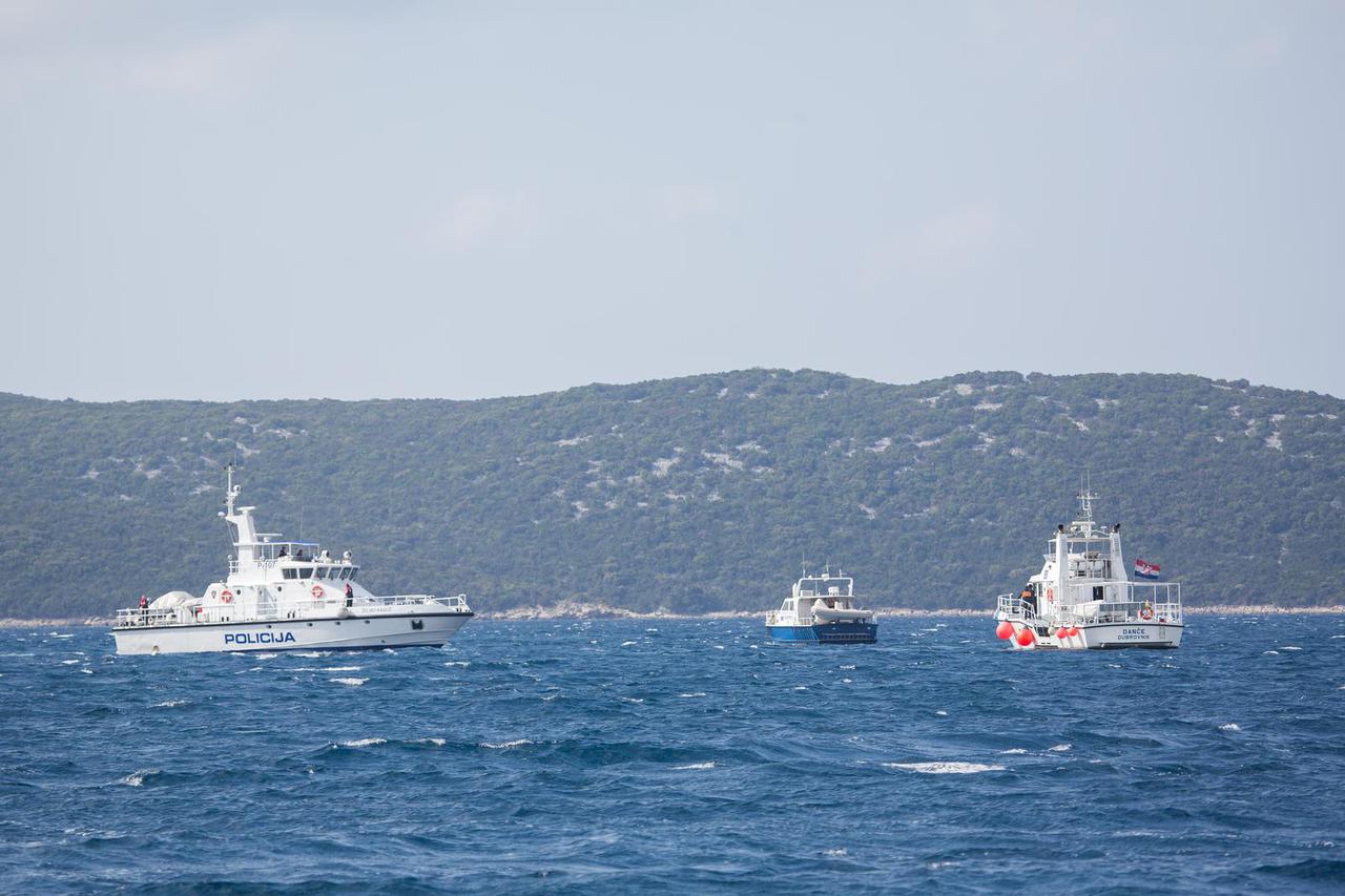 Dubrovnik: I Dan?e sudjeluje u potrazi za nestalima u pomorskoj nesre?i koju otežava vjetar