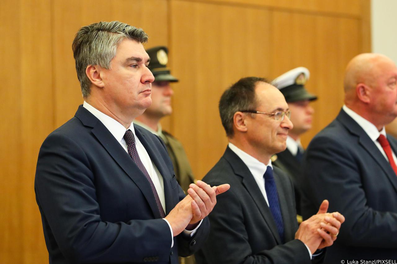 Zagreb: Milanović na Pantovčaku uručio časničke činove