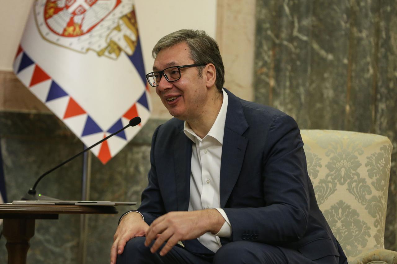 Beograd: Aleksandar Vučić sastao se s osvajačem zlatne medalje Aleksandrom Komarovim