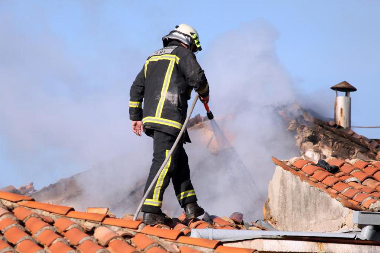 hotel jadran, pozar (1)