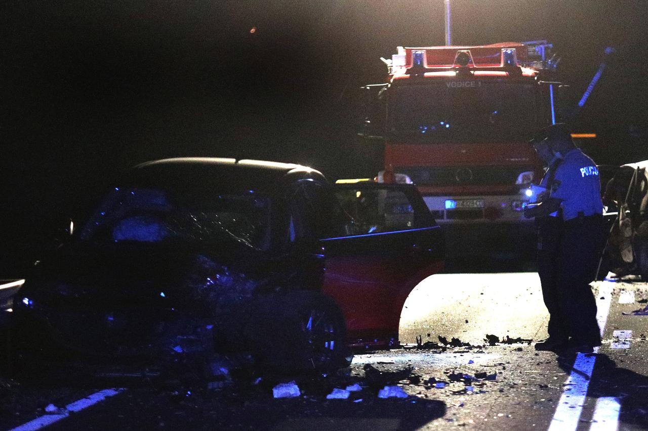 Vodice: Jedan mrtav, četvero ozlijeđeno u frontalnom sudaru