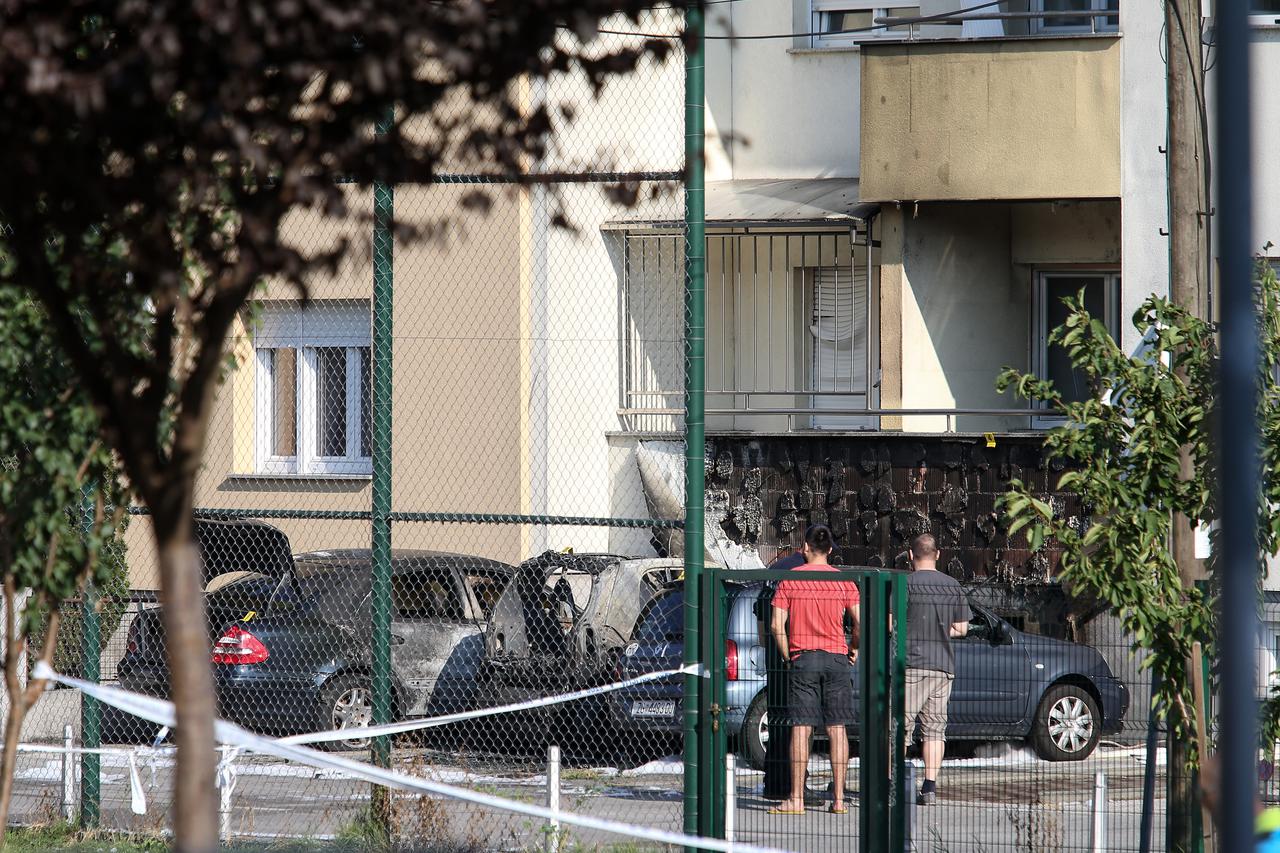 08.09.2016., Zagreb - Tri ostecena automobila i osteceno procelje zgrade u Stolackoj ulici na Kneziji.  Photo: Petar Glebov/PIXSELL