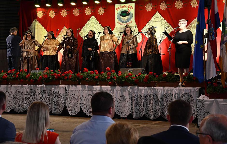 Predsjednik Milanović  na otvorenju Bećarfesta u Babinoj Gredi