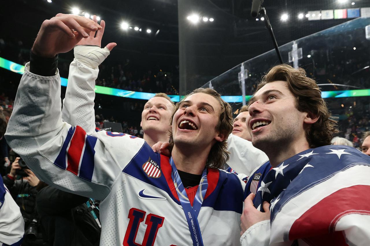Ice Hockey - Men's Victory Ceremony