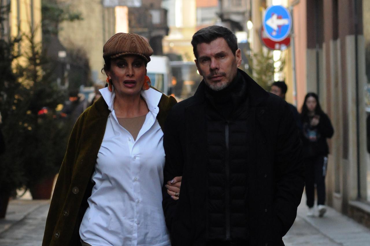 Milano: Zvonimir Boban i supruga Leonarda u šetnji centrom