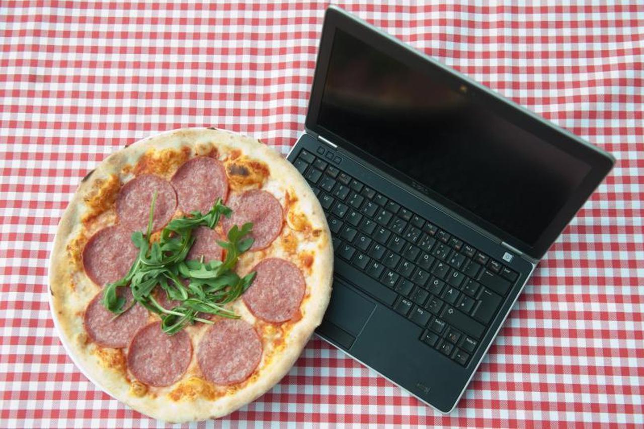 Laptop pizza