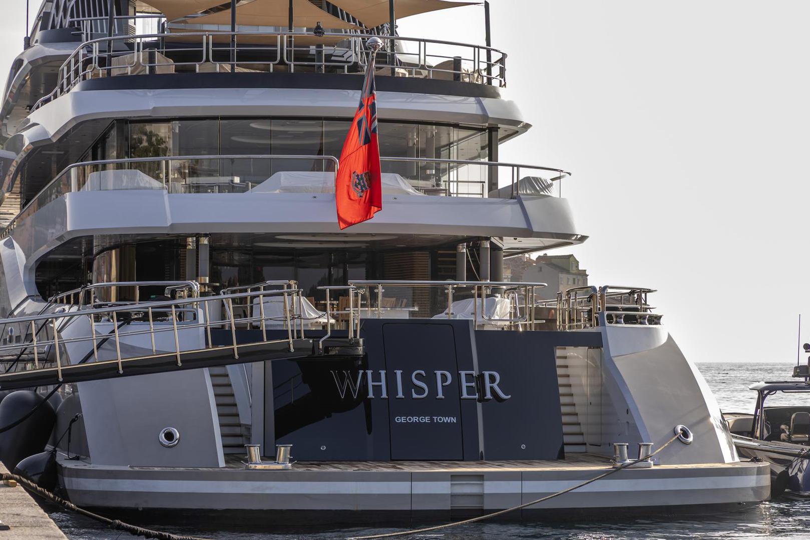 Riječ je o luksuznoj jahti izgrađenoj 2014. godine u renomiranom njemačkom brodogradilištu Lürssen, a koja trenutačno plovi pod zastavom Kajmanskih otoka. 

