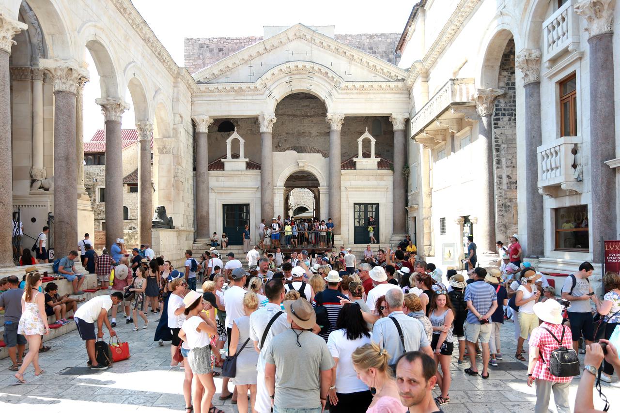 Iznajmljivači, oporba, pa čak i Kerum digli su toliku buku da će gradonačelnik vjerojatno popustiti
