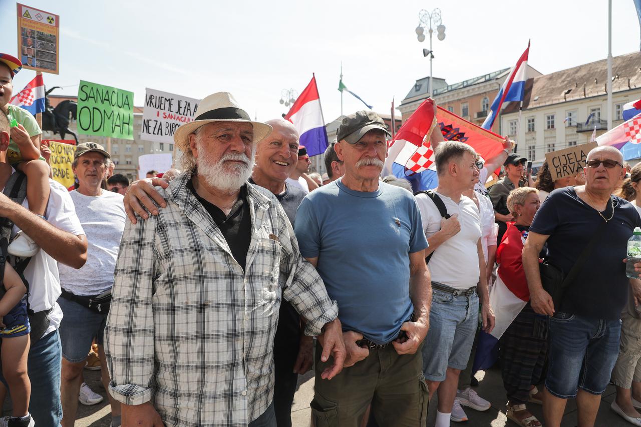 Rade Šerbedžija na prosvjedu za Liku