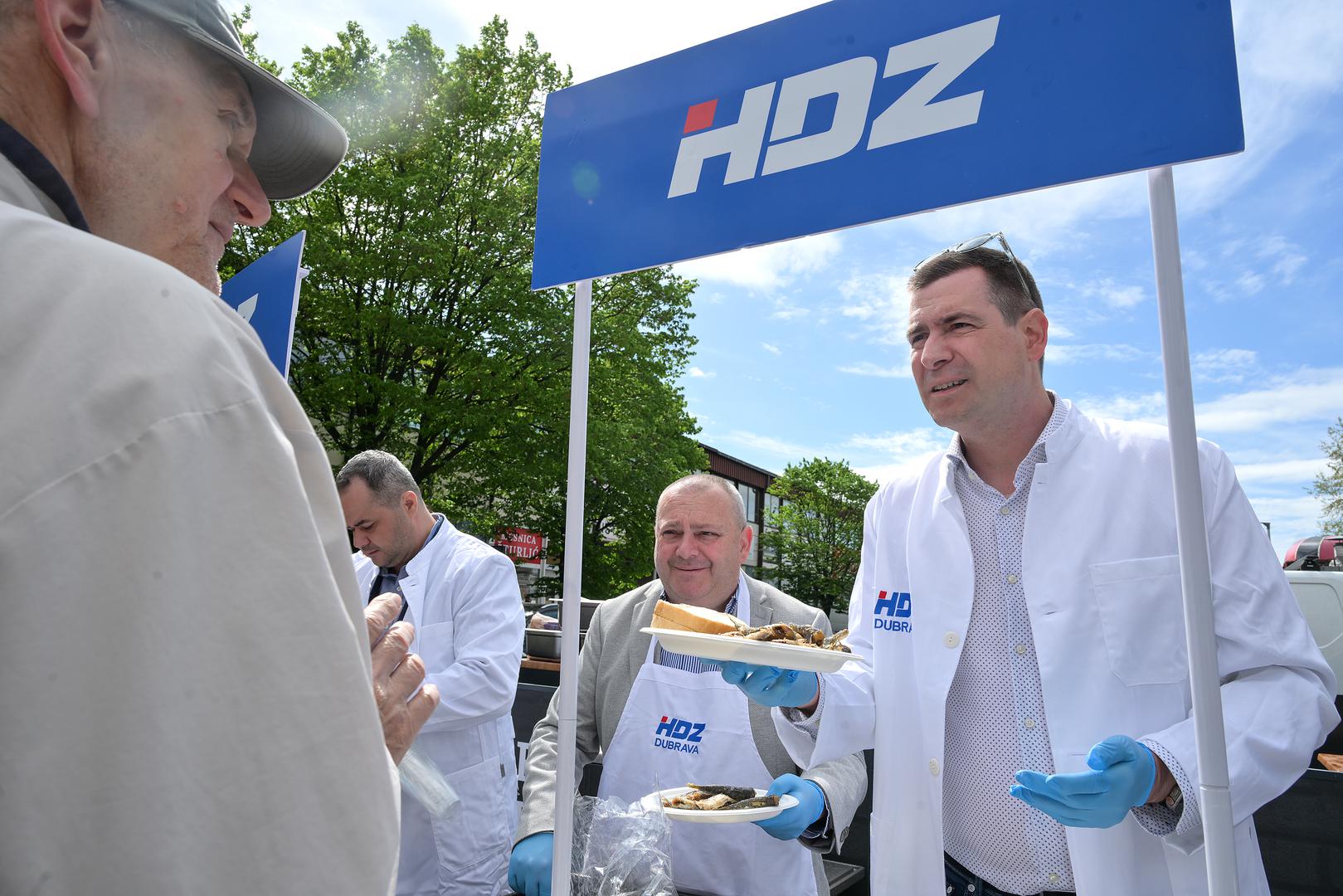 O politici ćemo govoriti od utorka. Nakon utorka naša vrlo napeta predizborna kampanja kreće dalje", rekao je Mislav Herman.