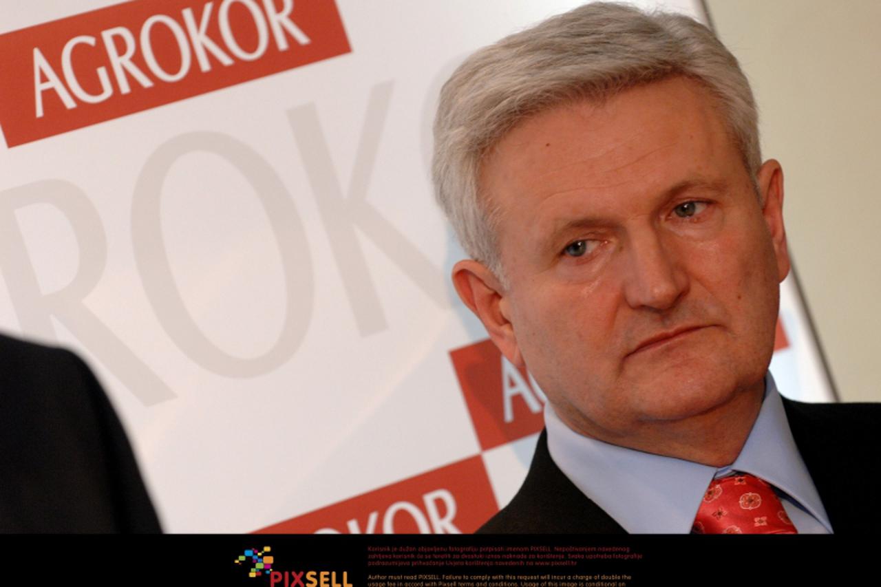 \'01.12.2009., Zagreb - Uprava Agrokora odrzala je izvanrednu press konferenciju. Tvrtka Agrokor izdala je na europsko trziste kapitala obveznice vrijedne 400 milijuna eura, na rok od sedam godina, uz