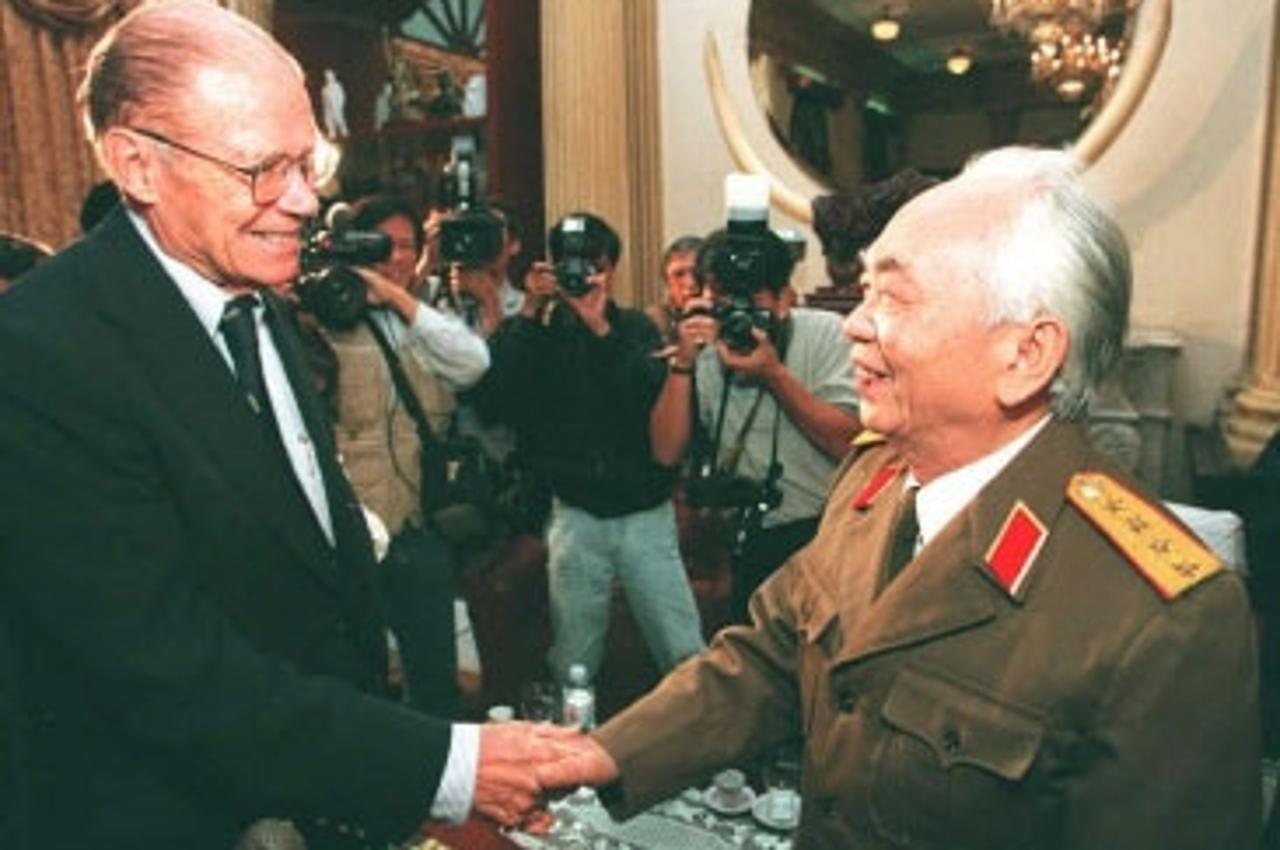 nekadašnji enprijatelji McNamara i general Giap