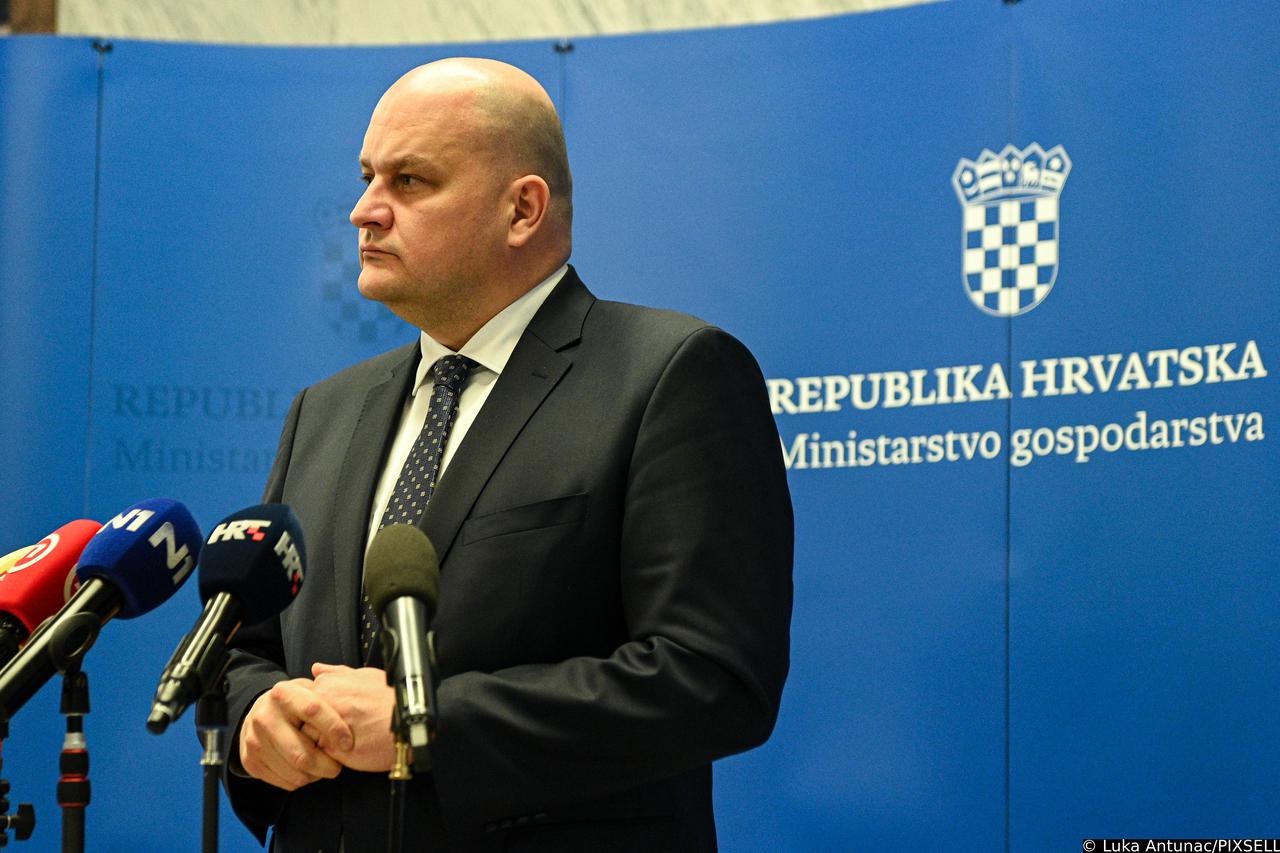 Zagreb: Ministar Ante Šušnjar obratio se medijima