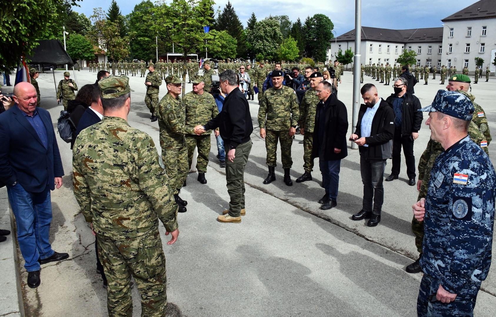 14.05.2021., Pozega - Svecanost polaganja prisege 30. narastaja rocnih vojnika na dragovoljnom vojnom osposobljavanju u vojarni "12. Brigade HV". Predsjednik Republike Hrvatske i vrhovni zapovjednik Oruzanih snaga Republike Hrvatske Zoran Milanovic, nacelnik Glavnog stozera OS RH Robert Hranj. Photo: Ivica Galovic/PIXSELL