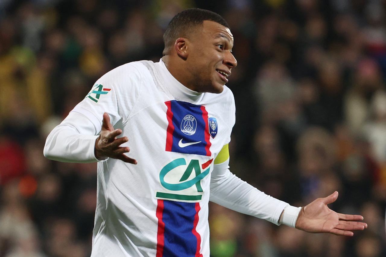 Coupe de France - Round of 32 - Pays de Cassel v Paris St Germain