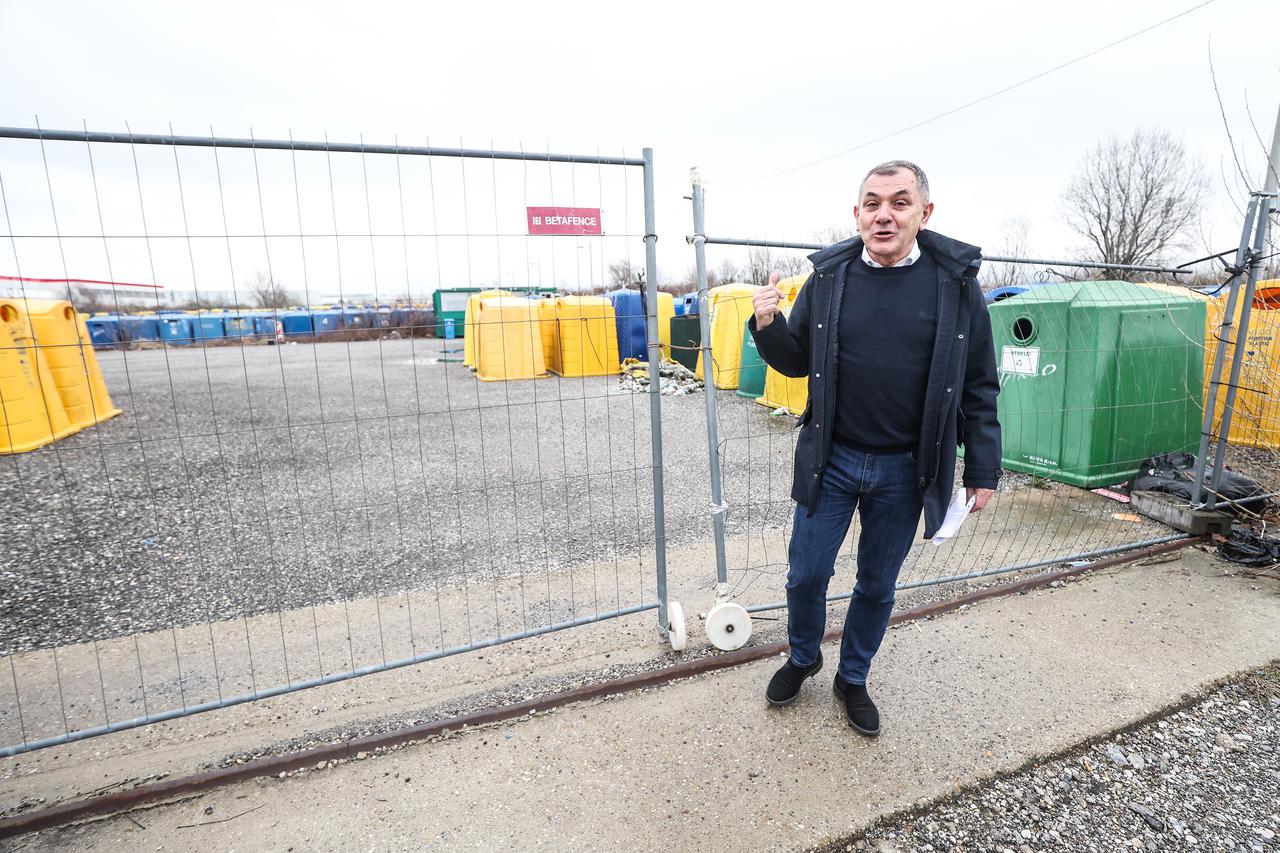 Zagreb:  Konferencija za medije Ivice Lovrića, kandidata za gradonačelnika stranke Plavi grad