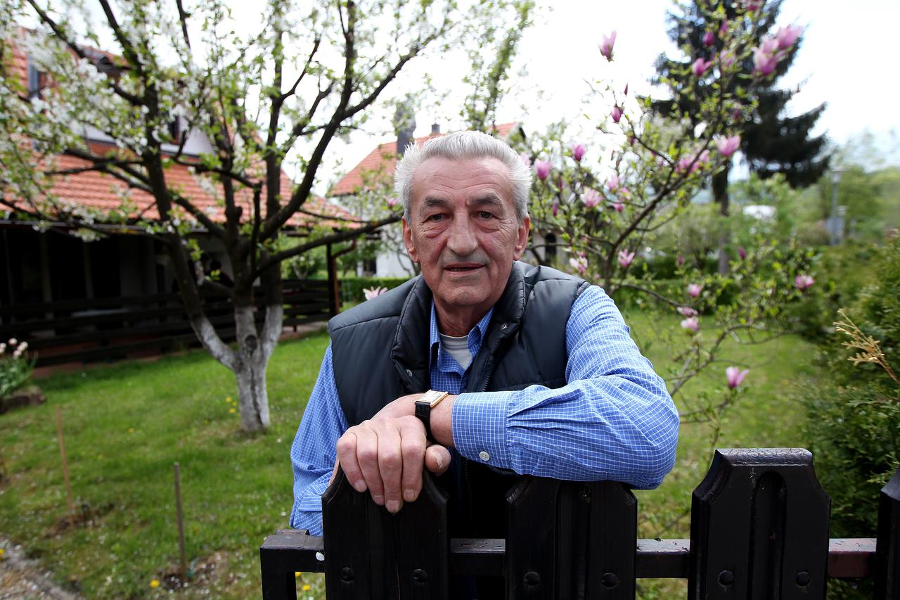 27.04.2014., Ogulin - Hrvatski general u mirovini Petar Stipetic u svojoj vikendici na jezeru Sabljak kraj Ogulina