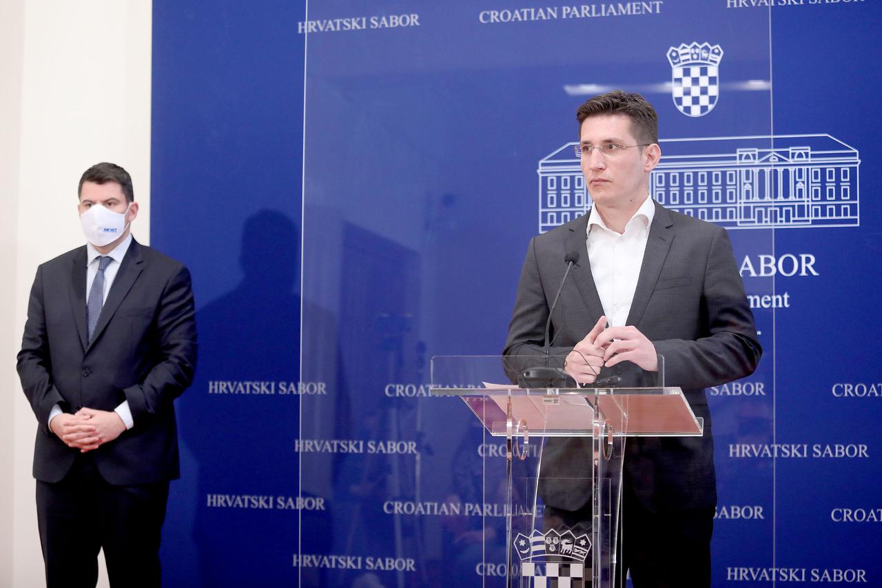 Zagreb: Most o temi "Tko je kriv za propalu platformu Cijepise?"