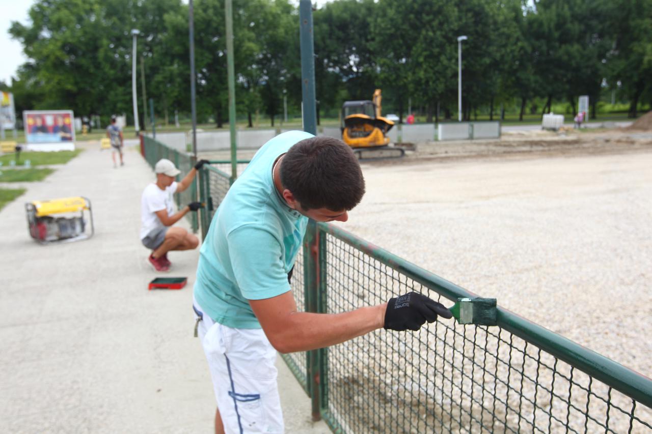 Zagreb: Ure?ivanje igrališta za odbojku na pijesku za potrebe Europskih sveu?ilišnih igara
