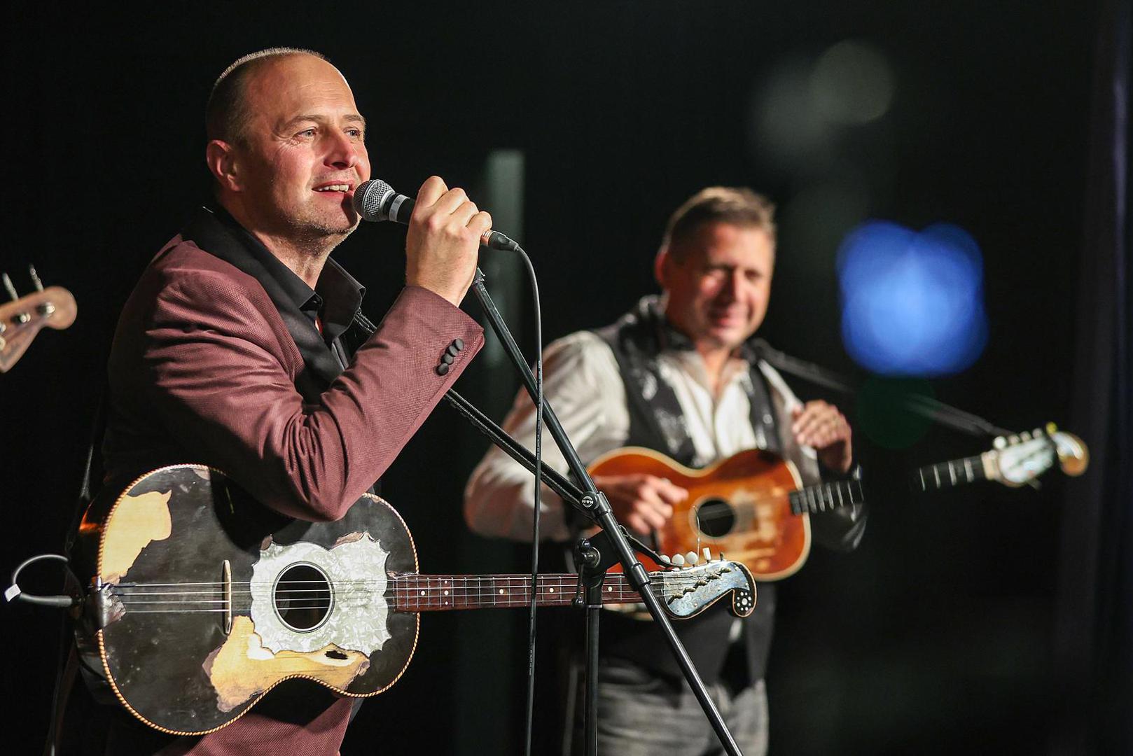 Miroslav Rus, Željko Krušlin Kruška, Sandi Cenov, Mia Dimšić, Vladimir Kočiš Zec, samo su neki od kolega koji su ih došli podržati.