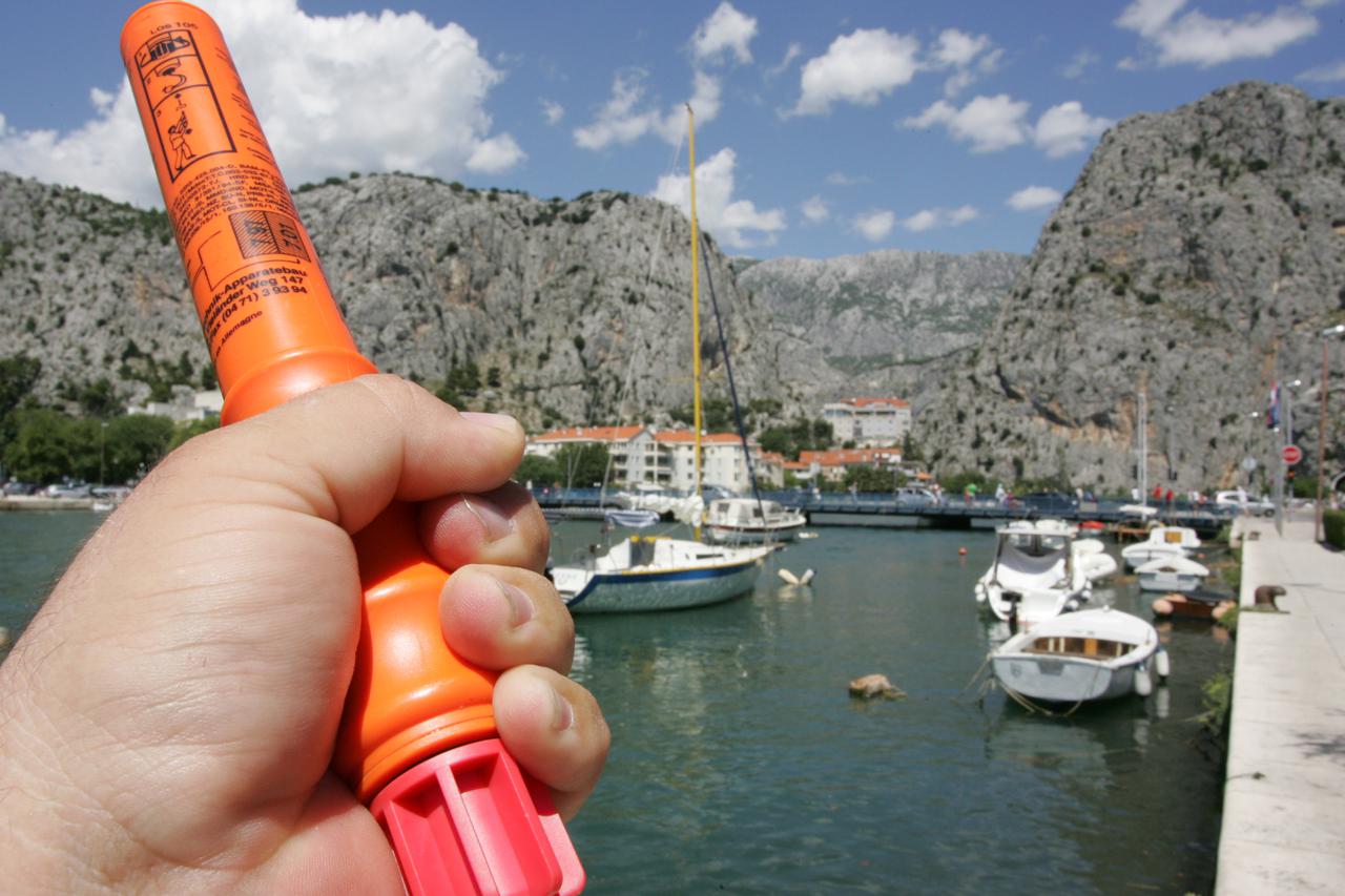 Omiš: Signalna raketa kakvom je ozlije?ena djevoj?ica, ilustracija