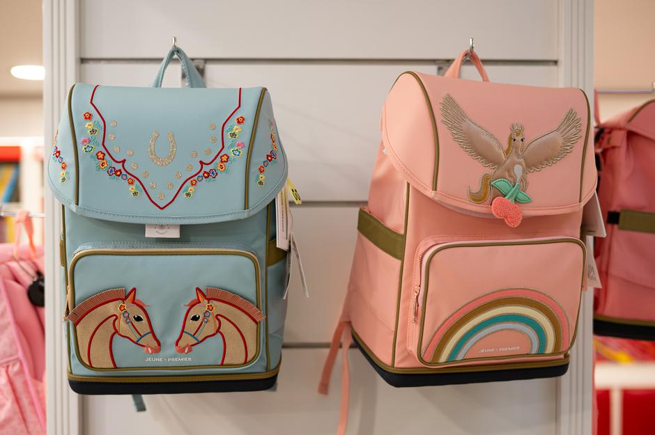 Zagreb: Ponuda školskog pribora u Školskoj knjizi