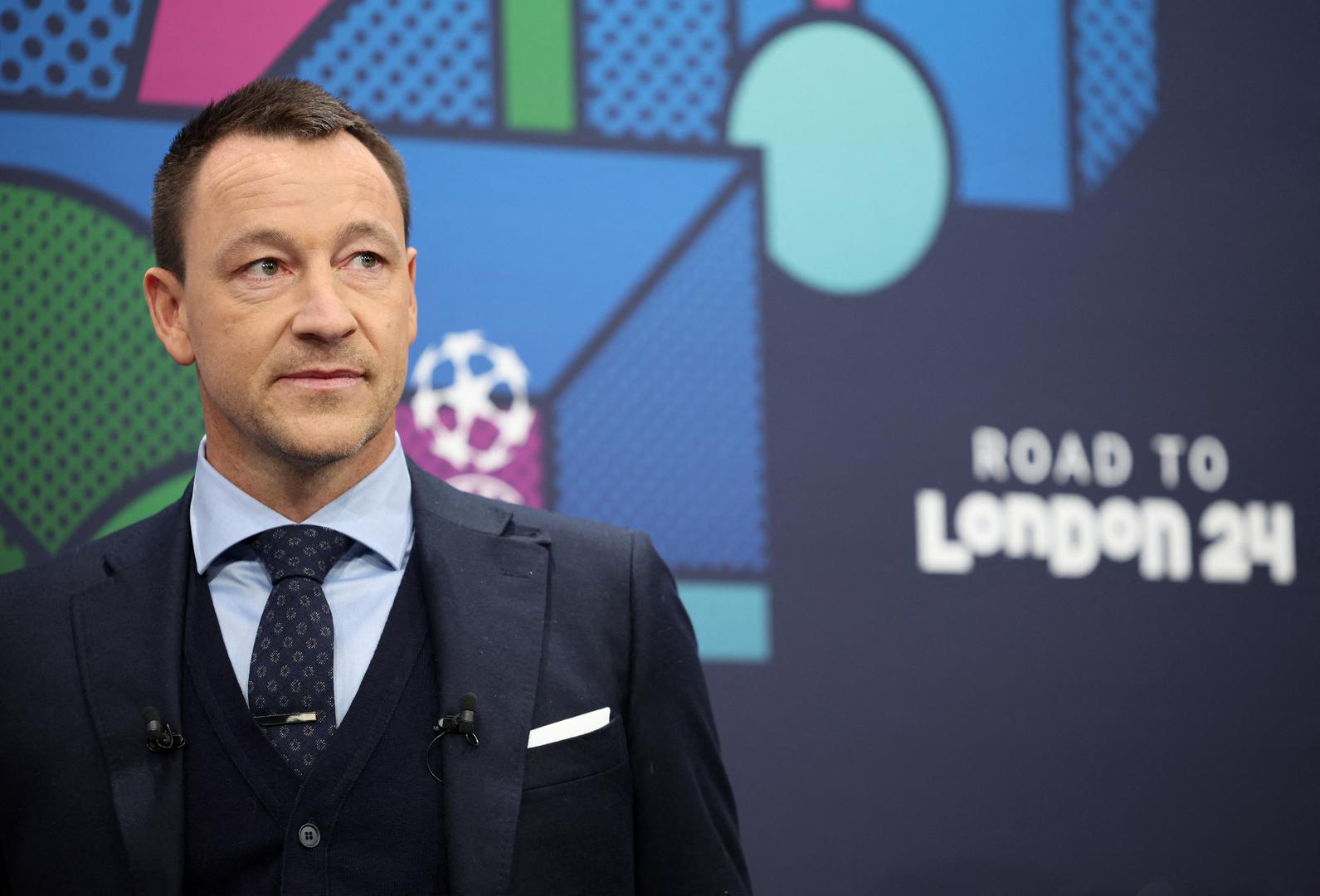 9. John Terry: Terry je imao sretan par kostobrana koje je nosio čak deset sezona, ali i niz drugih rituala prije utakmica. Nekadašnji kapetan Chelseaja svaki je put sjedio na istom sjedalu u autobusu. Rekao je: ‘Vrlo sam praznovjeran i, što se mene tiče, ako pobijedimo u utakmici onda to dodam svom sljedećem praznovjerju’. Također je lijepio svoje čarape točno 3 puta.