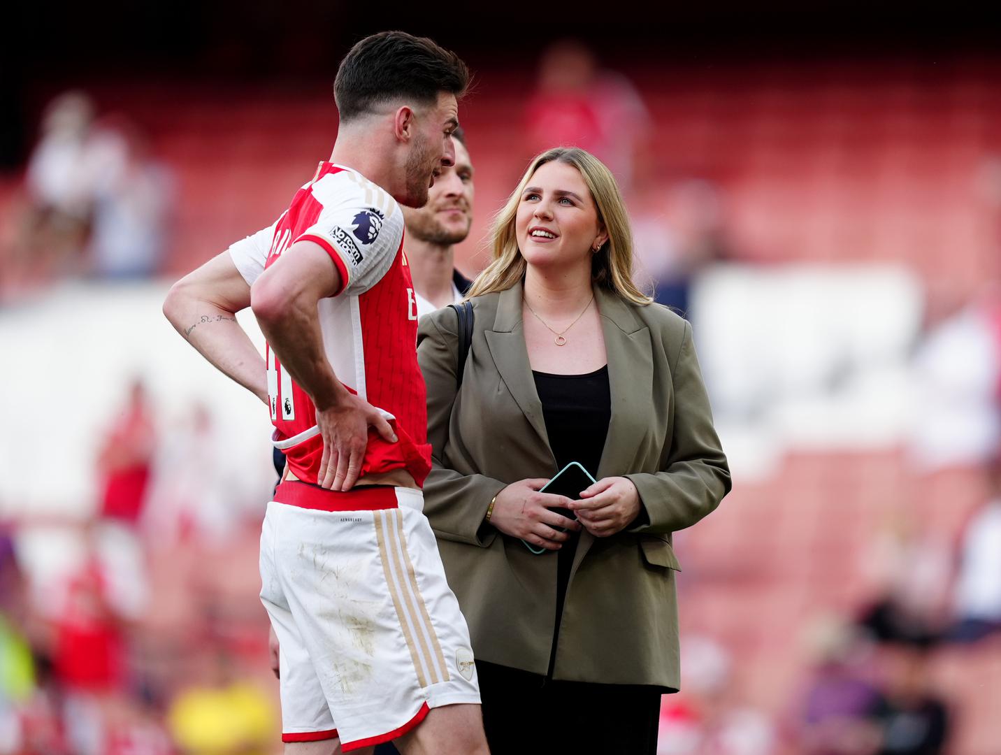 U kolovozu 2022. godine, Declan i Lauren postali su roditelji sina Judea. Vijest o prinovi otkrili su na suptilan način – Declan je tijekom utakmice pokazao novu tetovažu na ruci s Judeovim imenom, datumom rođenja (7. kolovoza) i horoskopskim znakom Lava. Trudnoću su uspjeli zadržati u tajnosti, potvrđujući svoju želju za privatnošću. Obitelj živi u Londonu, a uz sina Judea, dio obitelji je i pas Raffa, kojeg je Declan poklonio Lauren za Božić.