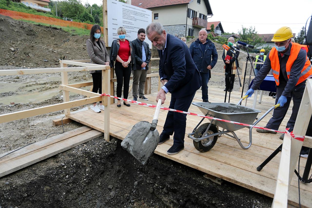 Zagreb: Gradonačelnik sa suradnicima položio kamen temeljac za gradnju Doma za starije Markuševec