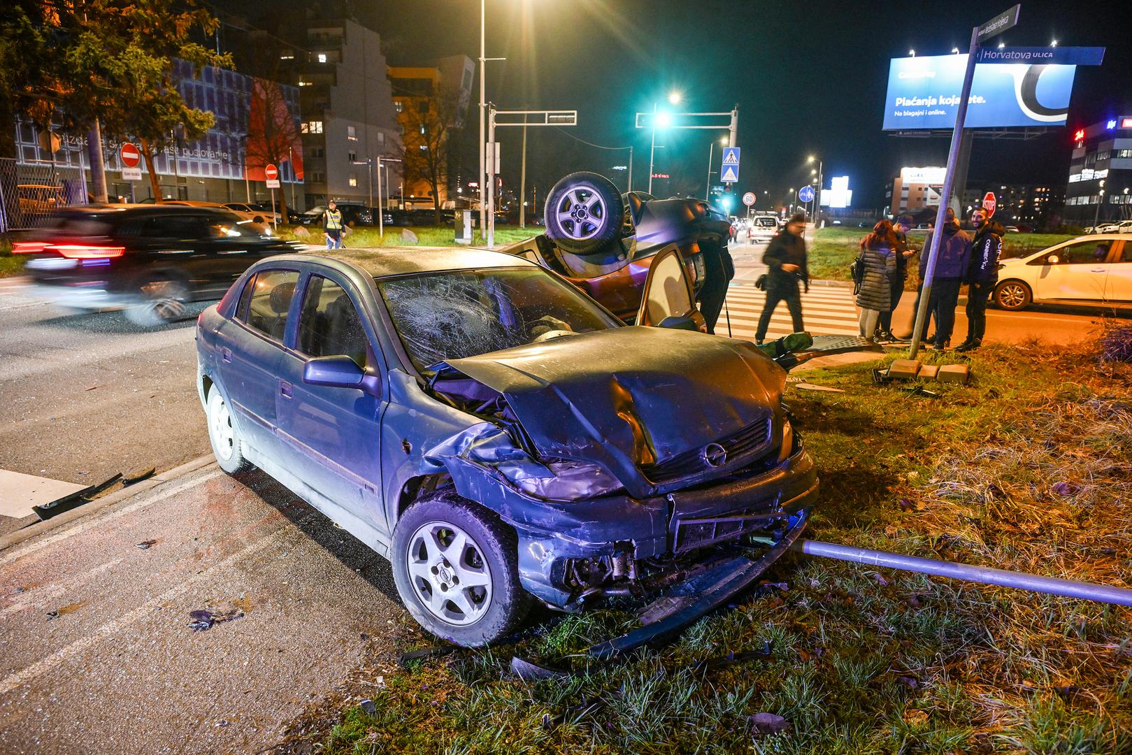 Tim hitne pomoći izvukao je i zbrinuo vozača, pišu 24sata