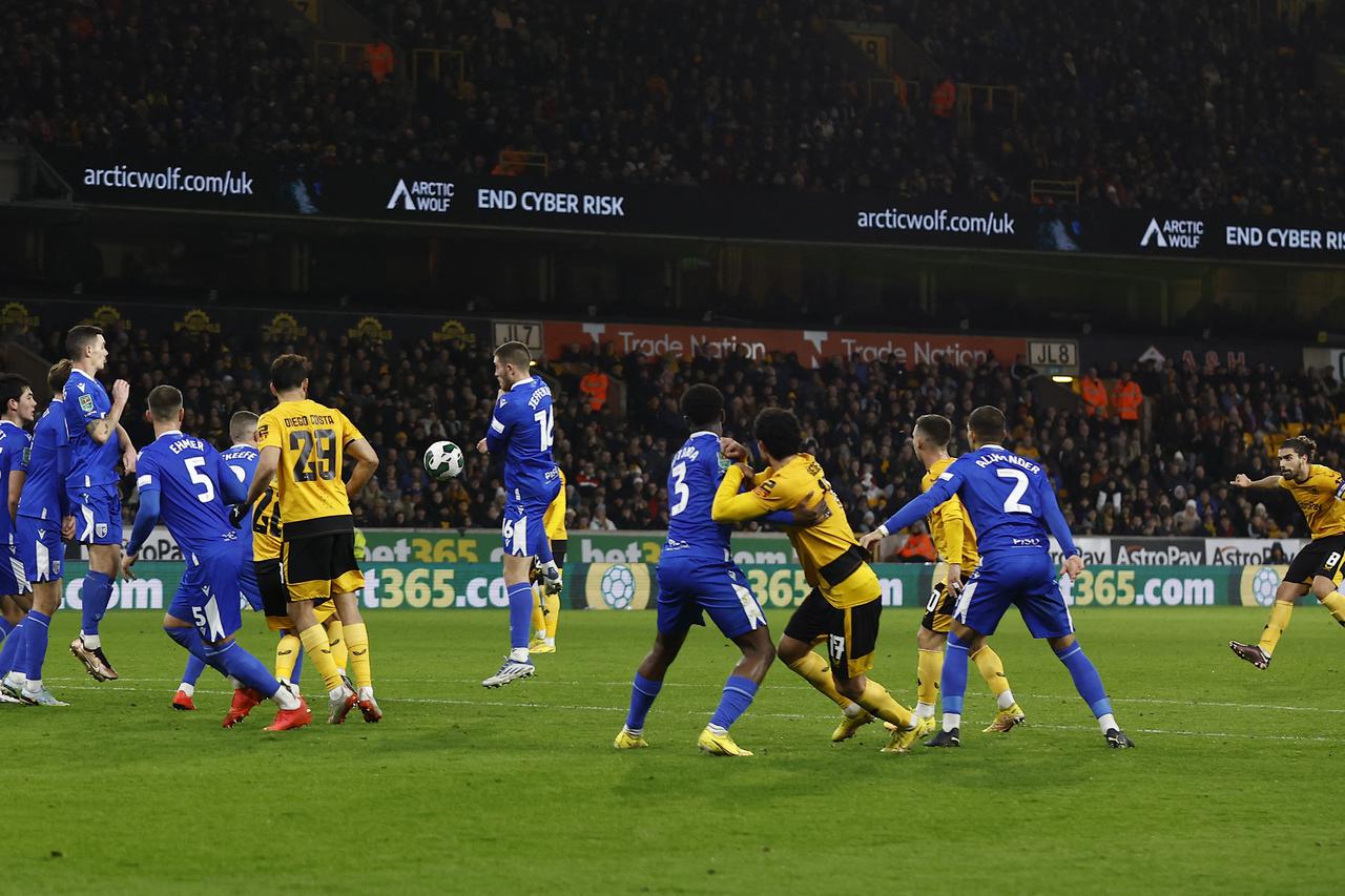 Carabao Cup - Round of 16 - Wolverhampton Wanderers v Gillingham