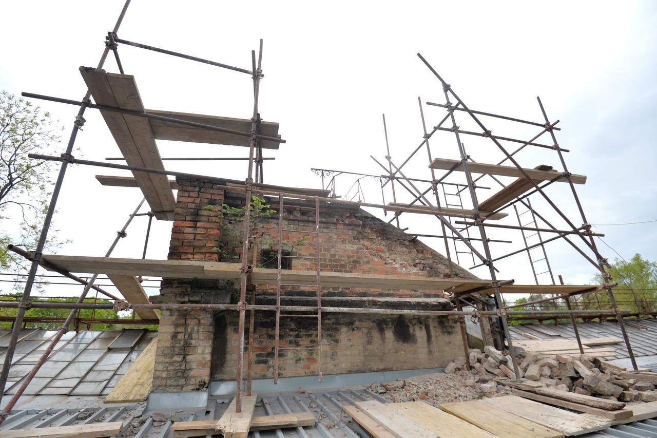 19.04.2017., Zagreb - Restauracija ciglene kuce u Botanickom vrtu.  Photo: Marko Lukunic/PIXSELL