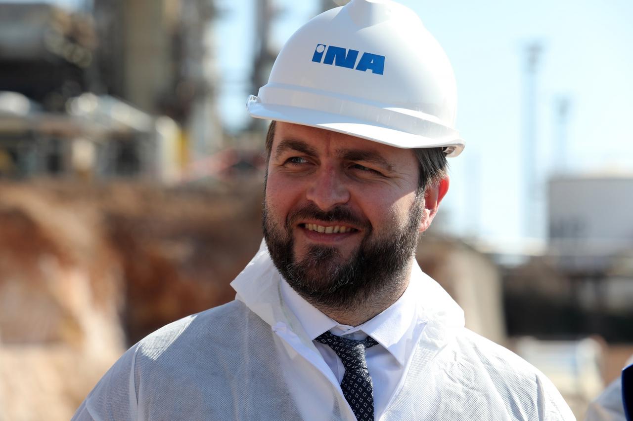 Ministar Ćorić obišao radove na postrojenju za obradu teških ostataka u Rafineriji nafte Rijeka