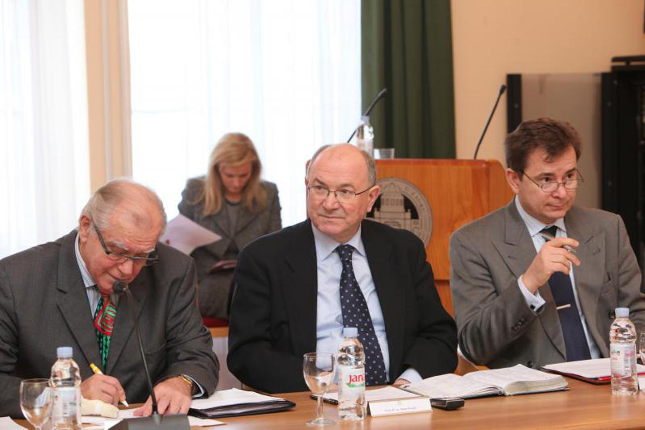 wikileaks, okrugli stol (1)