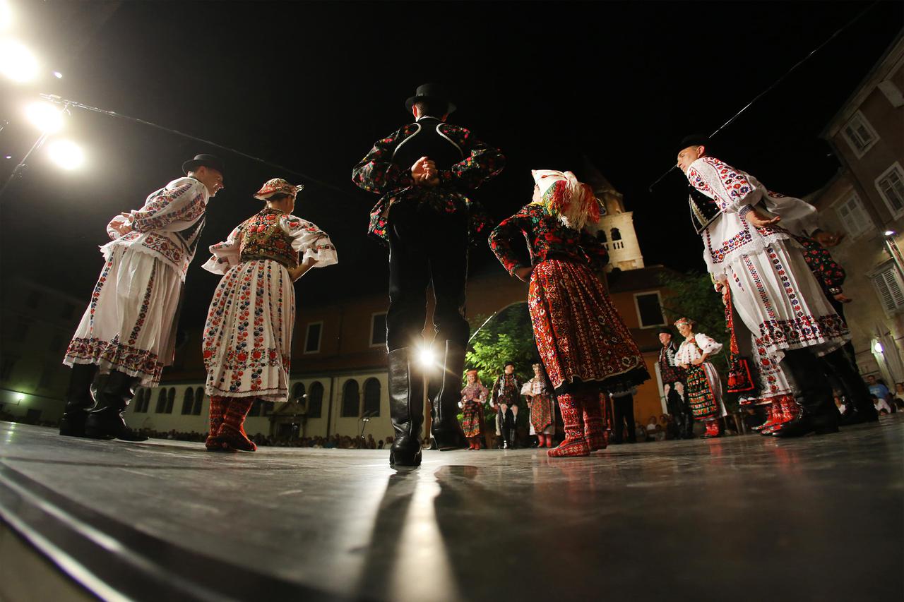 18.07.2013., Zadar - Na Poljani Sime Budinica odrzan je koncert plesnog ansambla Lado gdje su gradjani, ali i mnogobrojni turisti, uzivali gledajuci ples u narodnim nosnjama. Photo: Filip Brala/PIXSELL