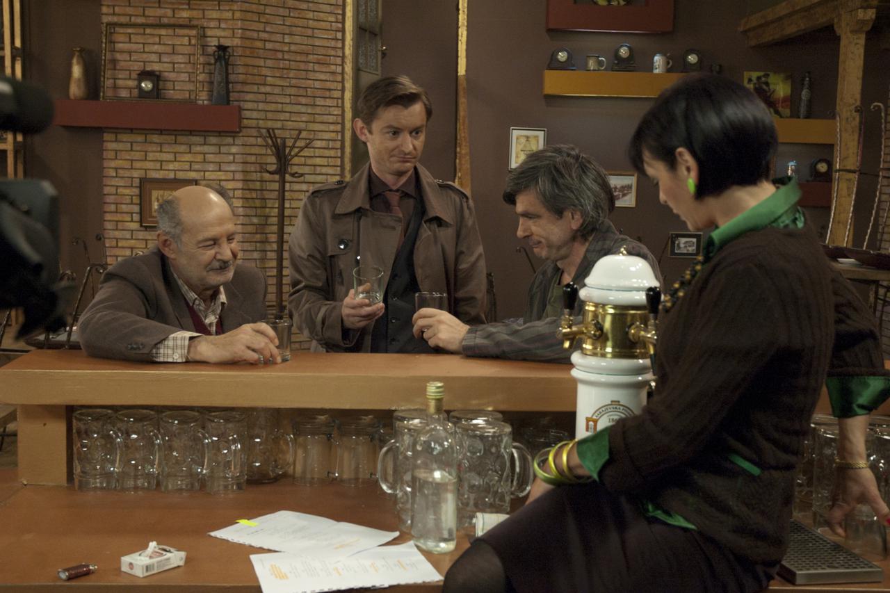 Lud, zbunjen, normalan