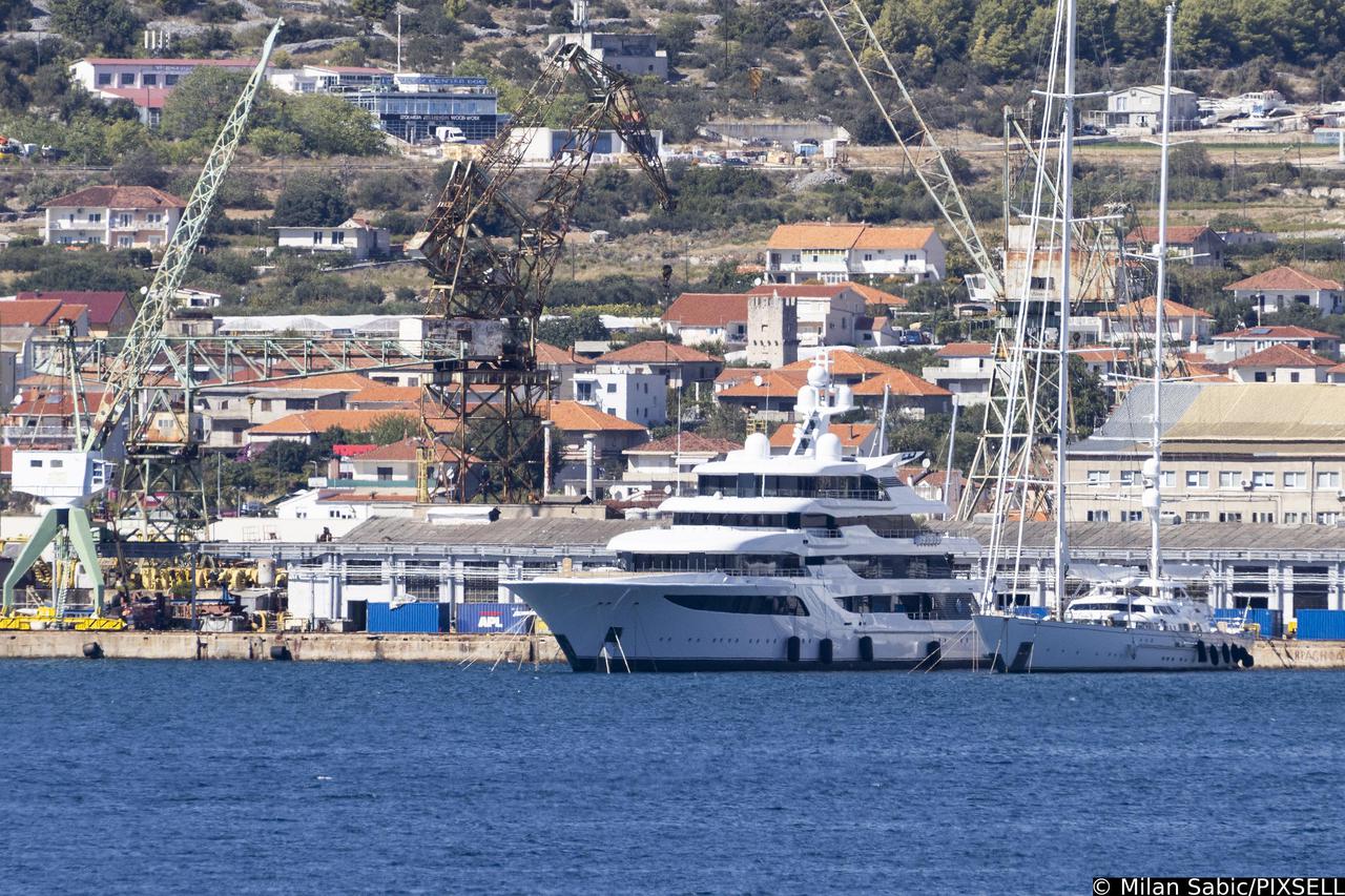 Jahta Royal Romance uhićenog ruskog oligarha Viktora Medvedchuka u Trogiru