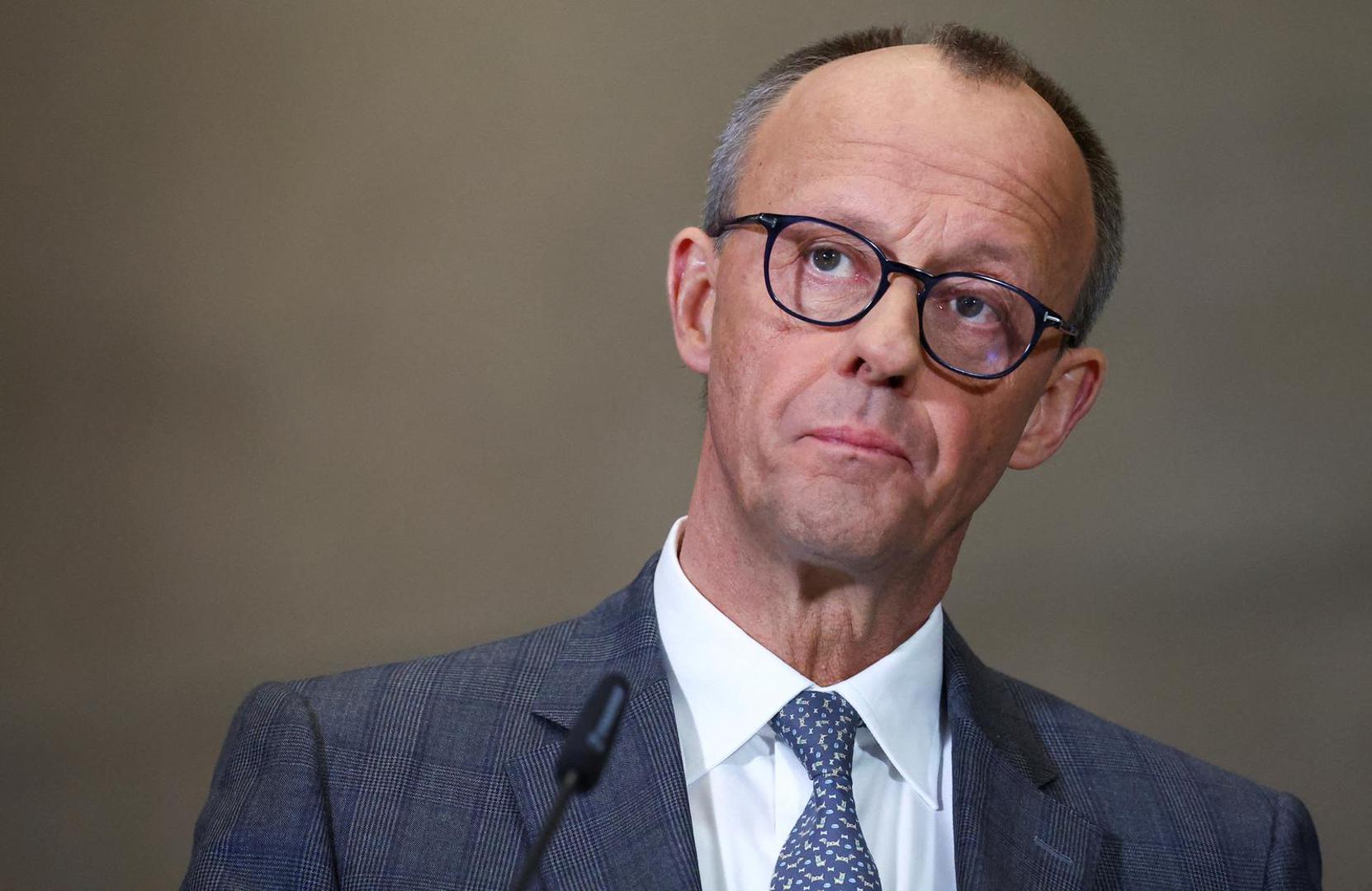 Sada, s ratom na kontinentu i njemačkim gospodarstvom u stagnaciji, Merz je preradio scenarij: veliki troškovi, brzo naoružavanje i izjava da Berlin — i ostatak Europe — moraju biti spremni stajati na vlastitim nogama.