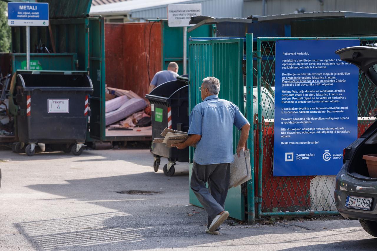 Zagreb: Reciklažno dvorište Prilesje