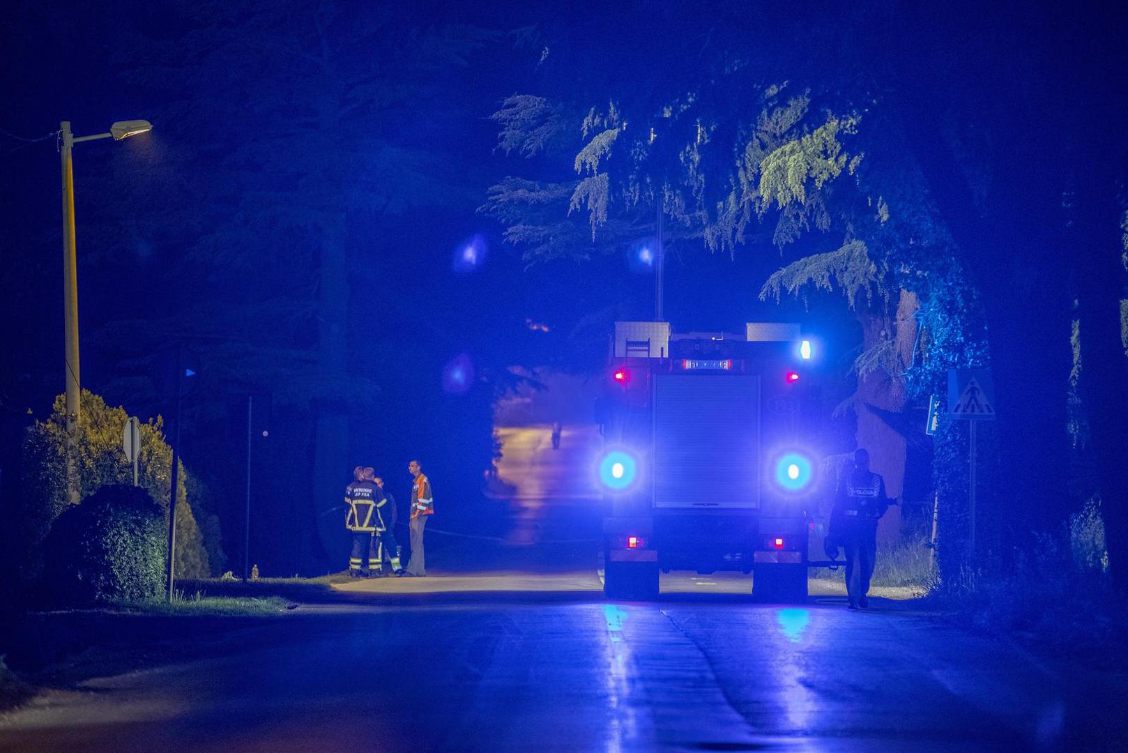 03.05.2022.., Pula - Prometna nesreca na zupaniskoj cesti Fazana-Veli vrh prije skretanja za Stinjan. Hundai Getz zelene boje sletio je sa ceste te udario u stablo. Osoba je preminula u vozilu pitne pomoci. Photo: Srecko Niketic/PIXSELL