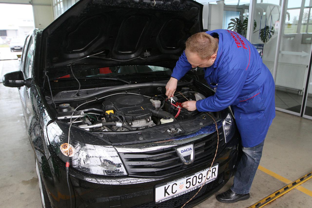 15.04.2014., Koprivnica - Pregled tehnicke ispravnosti vozila u koprivnickoj ispostavi Centra za vozila Hrvatske. Photo: Marijan Susenj/PIXSELL