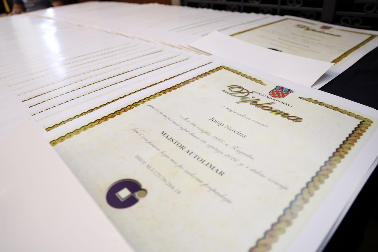 Zagreb: Svečana dodjela diploma obrtnicima