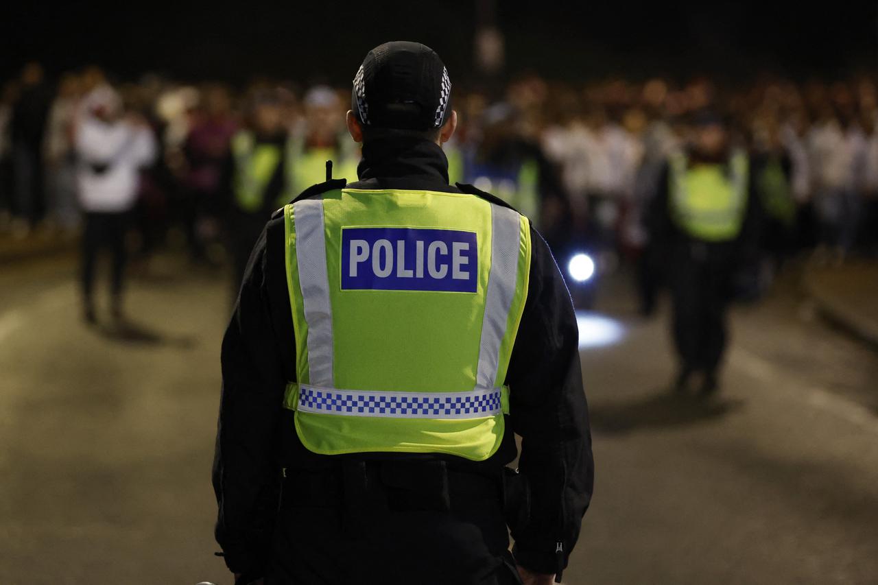 engleska policija