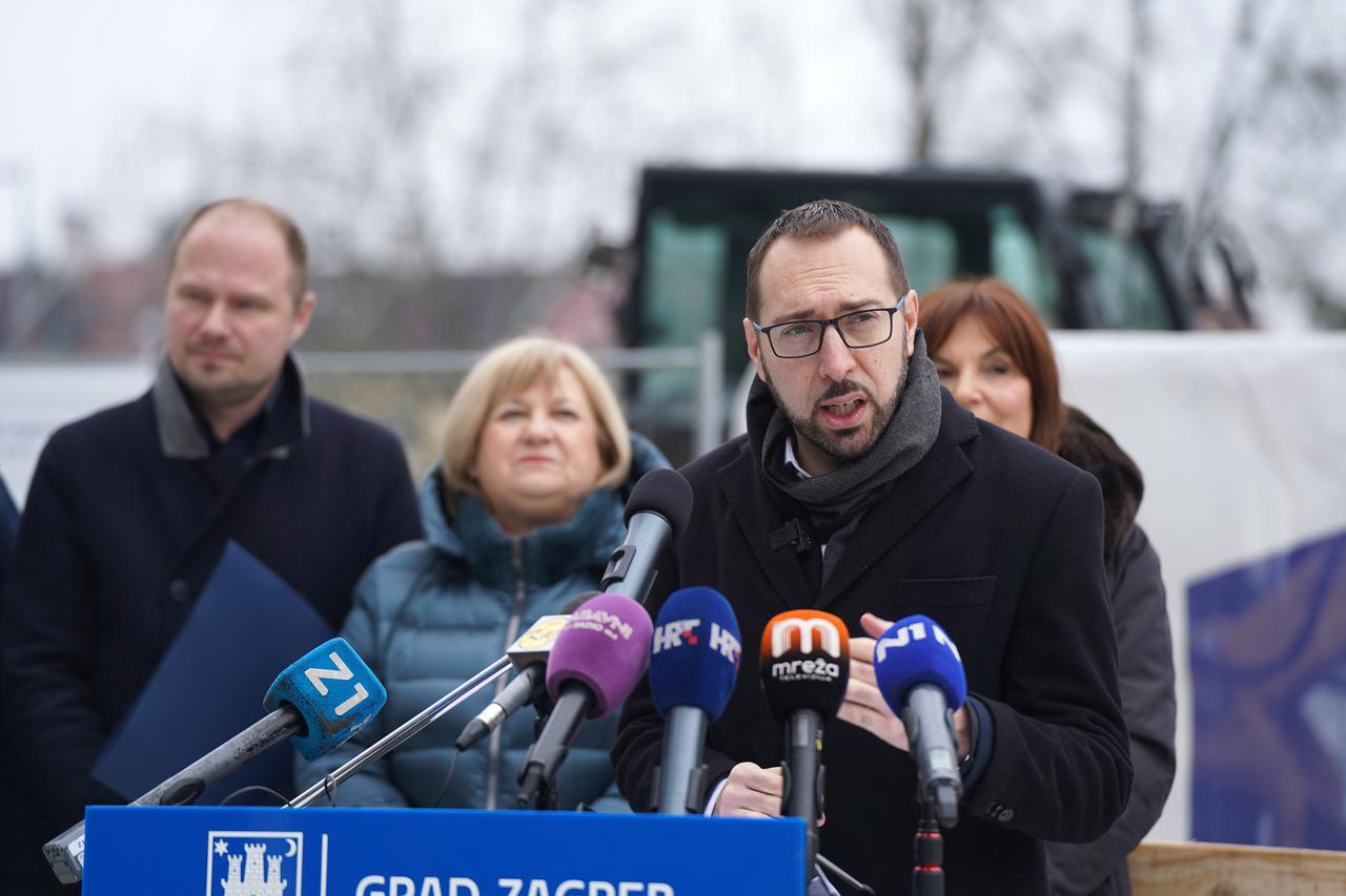 Zagreb: Gradonačelnik Tomašević sa suradnicima obilježio početak gradnje dječjeg vrtića u naselju Borovje