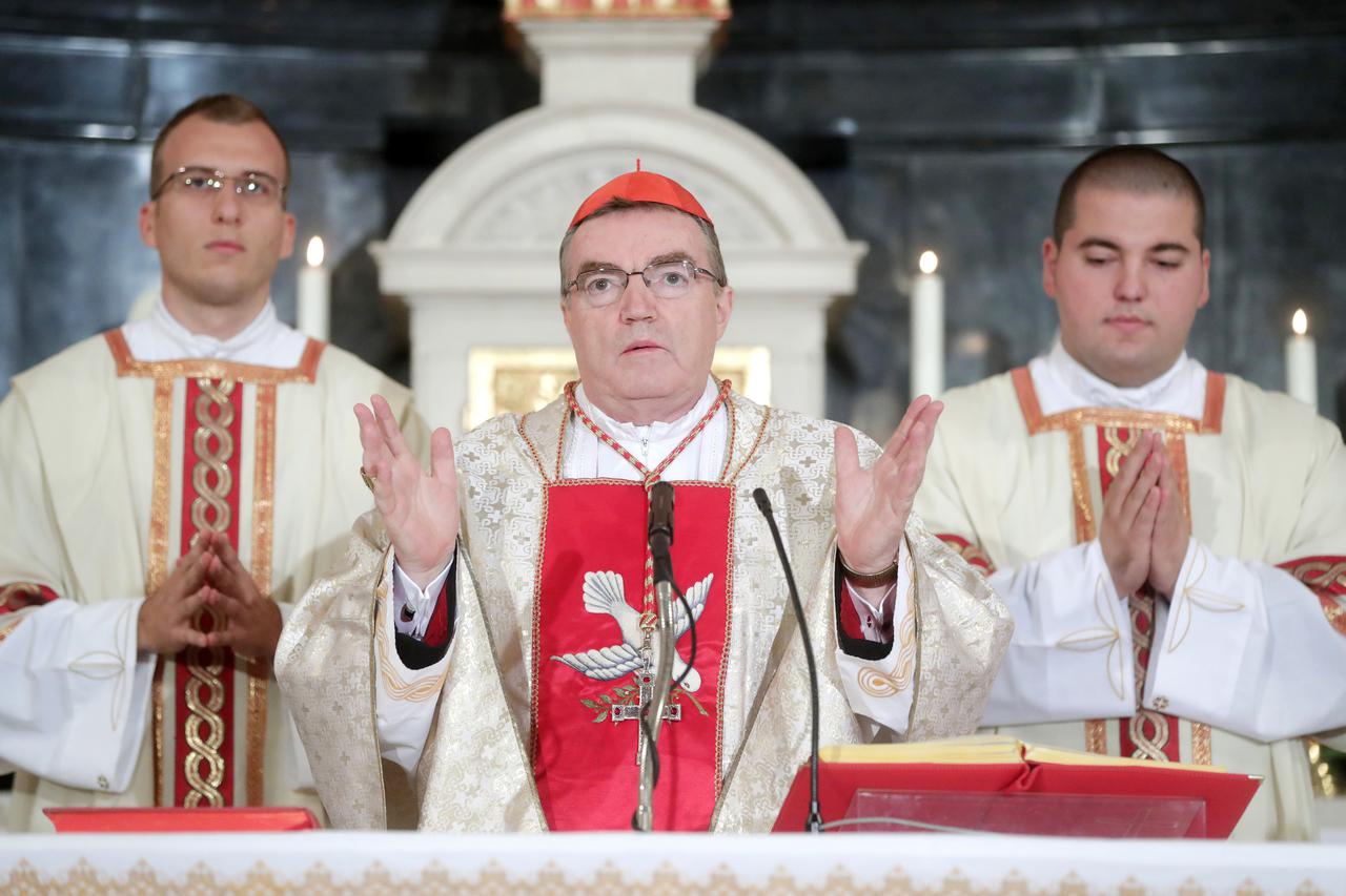 Kardinal Bozanić predvodio svetu misu povodom blagdana Svih svetih